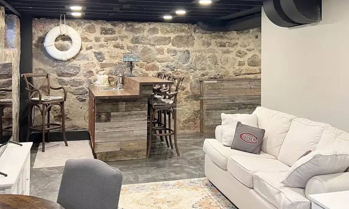 Culver Casa | Close to the Beach and Dog Friendly