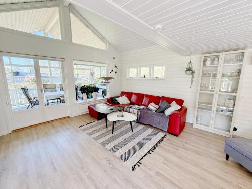 Falkenberg Casa | Close to the Beach, Large Garden with 2 Patios & BBQ