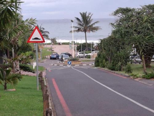 Umhlanga Apartamento | Close to the sea - Ground floor En-suite room with kitchenette & own entrance