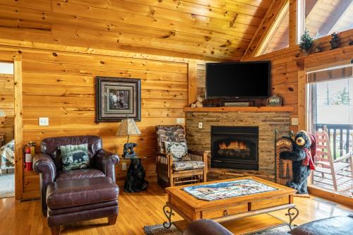 Black Bear Falls Casa | Closer to Home