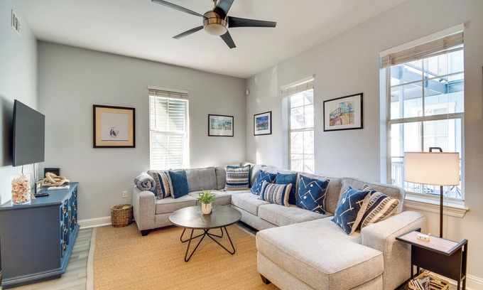 Bay St Louis Condominio | 'Cloud 9 on the Gulf', 1 Mi to Beach: Pet Friendly