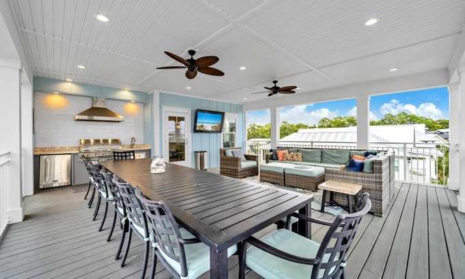 Seacrest Beach Casa | ¡Exquisito! Heavenly Beach Get-a-Way con una increíble cubierta cubierta en el tercer piso