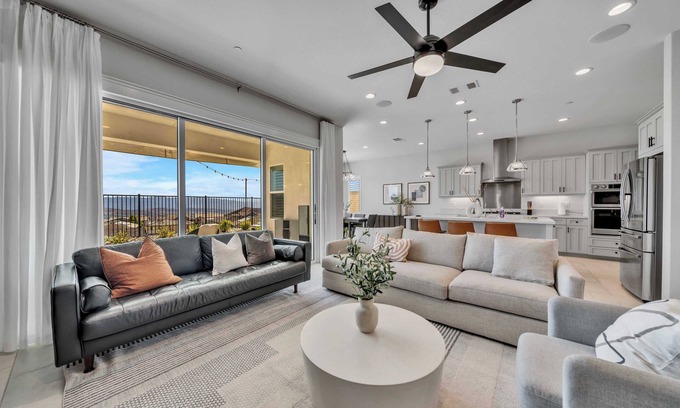 Canyon Country Casa | Cloud's Edge Residence On Cumulus Ct #42174
