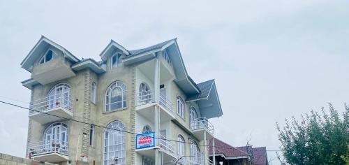 Brein Casa | Cloud Shades