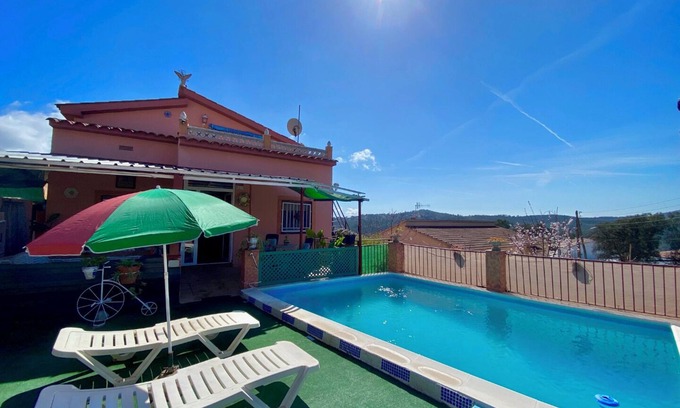 Vidreres Villa | Club Villamar - Only the ground floor is rented, on the second floor lives the owner, who has a c...
