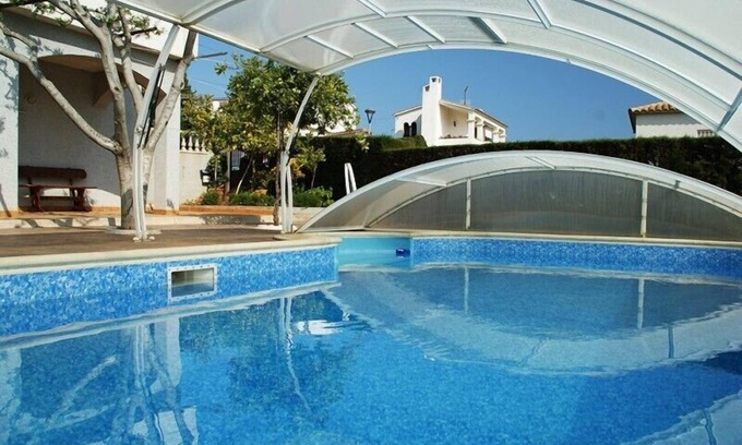 Cunit Villa | Club Villamar - Acogedora villa con piscina privada cubierta, situada en una urbanizacion tranqui...