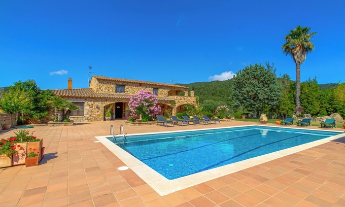 Calonge Villa | Club Villamar - Amplia villa de estilo español con piscina privada, rodeada de naturaleza a solo ...