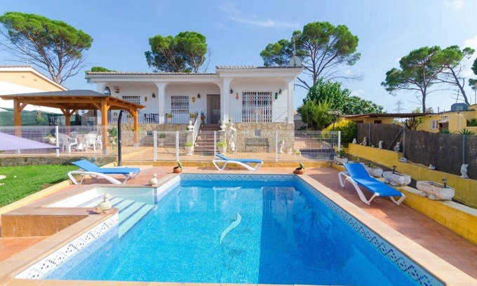 Sils Villa | Club Villamar - Bonita casa con piscina privada y barbacoa, muy comoda