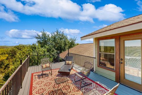 Gruene Casa | Clutter Falls Retreat - Main and Guesthouse