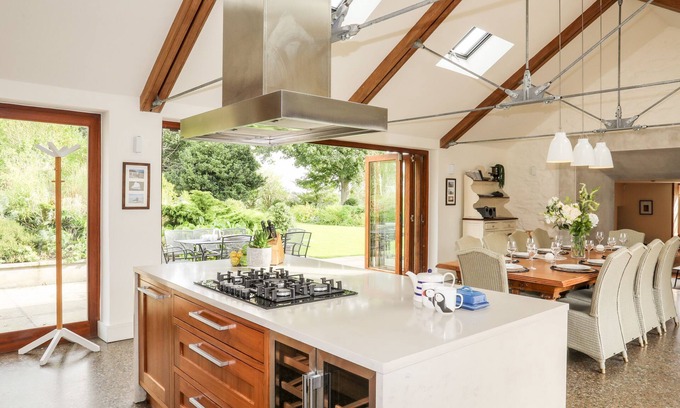 Newborough Cabaña | Clynnog House