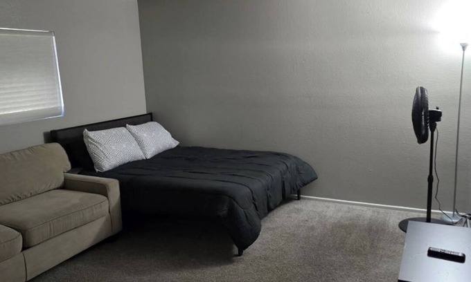 Indio Apartamento | Coachella Fest and Stagecoach Chic 1 bedroom apartment