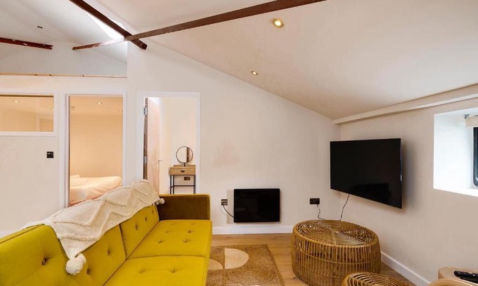 Southville Apartamento | CoalShed Lofts - Groups -Exclusive Use