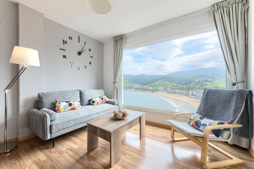 Bakio Apartamento | Coast & Beach View Parking