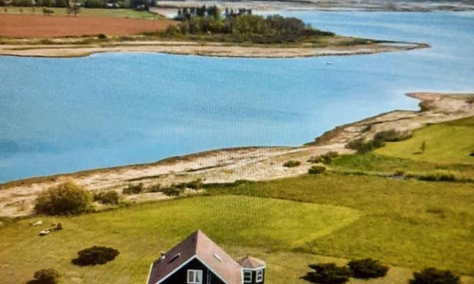 Brackley Beach Cabaña | 3 Bedroom Cottage- 5 minutes to National Park Beaches