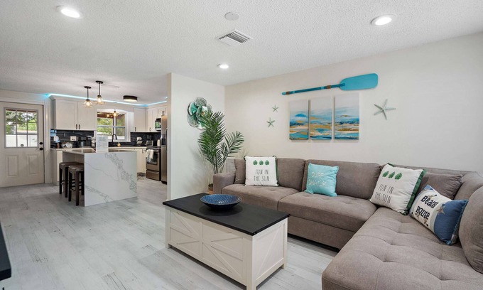 Pinellas Park Casa | Coastal Breeze on 66th Avenue
