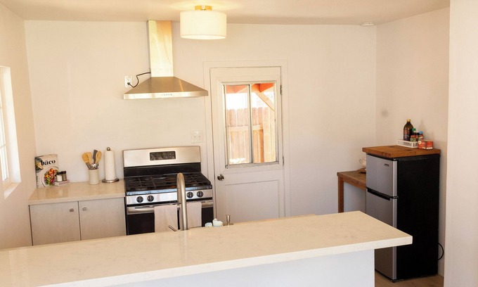 Ventura Casa | Coastal Bungalow Retreat, Prime Ventura Living!
