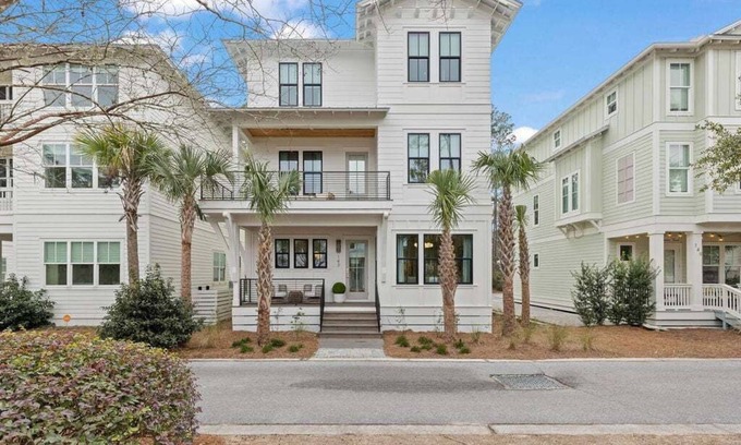 Treetop Casa | Coastal Charm: Luxurious 5-Bedroom Beach Retreat Between Alys & Rosemary Beach