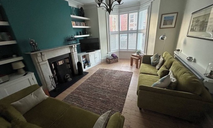 Whitley Bay Casa | Coastal Charm - Whitley Bay: Beach - Coast - Country -Parking - Pet Friendly
