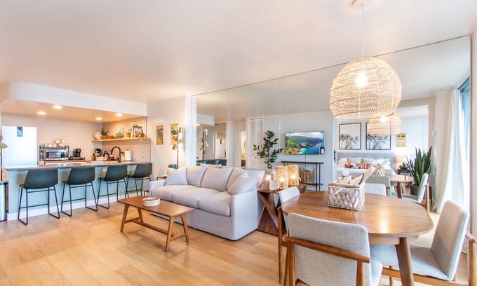 Waikiki Apartamento | Coastal Chic Condo with Ocean View & Full Kitchen