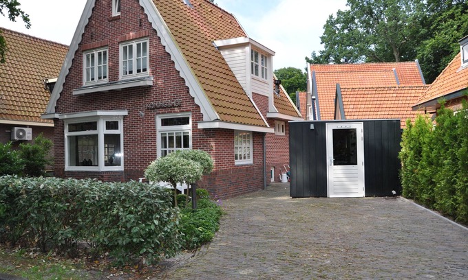 Bergen Casa | Coastal Comfort & Dutch Charm in the Heart of Artists Village Bergen