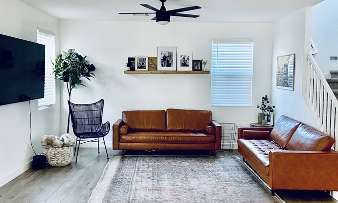 Pecan Creek South Casa | Coastal contemporary modern home 5mins from Schnepf farms