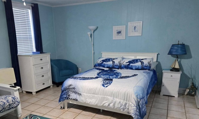 Palacios Apartamento | Granero-De Lujo-Baño con ducha-Vista a parte del mar-Coastal Barndominium