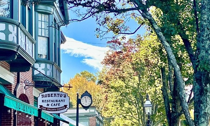 Bristol Cabaña | Coastal cottage in downtown historic Bristol, RI. Walk to restaurants & water.