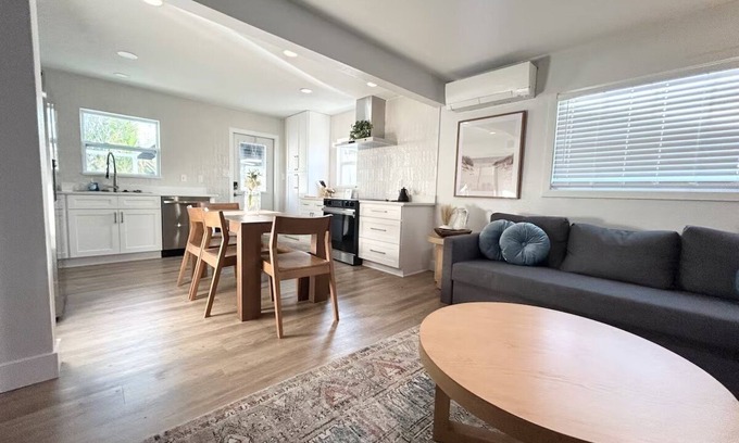 St. Petersburg - Clearwater Casa | Coastal Cottage Near Beach and Downtown St Pete