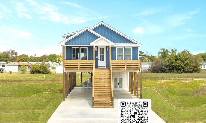Newport Casa | Coastal Cottage near Emerald Isle