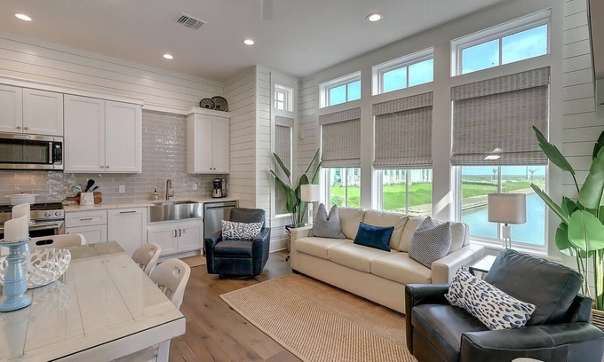 Port Aransas Cabaña | Coastal Cottage on Bridge w/ Lake Views & Amenities@Cinnamon Shore South
