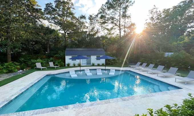 Old Village Casa | Coastal Cottage in Charming Old Mt Pleasant!