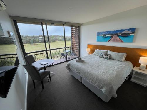 Fingal Complejo | Coastal Cove Suite - with heated pool near Hot Springs & Golf