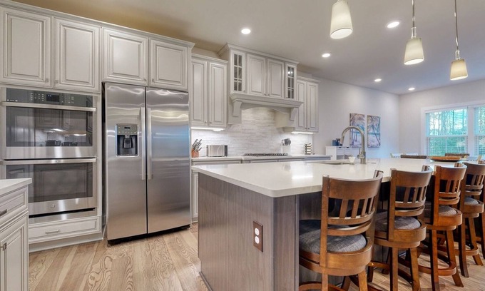 Lewes Casa | COASTAL DAYDREAMS- 6BD, 4BA - Sleeps 14 - World-class amenities!
