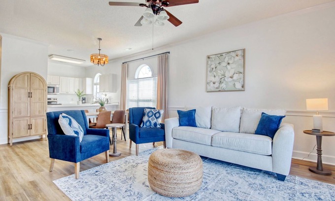 Central Myrtle Beach Condominio | Coastal Fairways Golf Course Condo 5 Min to Beach