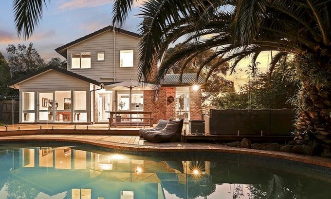 Frankston South Casa | Coastal Family Haven with Pool - Mornington Peninsula