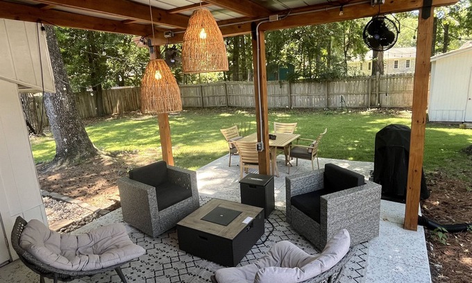 Hickory Shadows Casa | Coastal Farmhouse Comfort