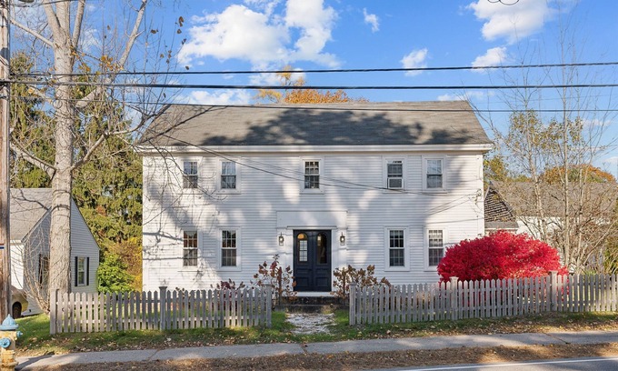 Kennebunk Casa | Coastal Farmhouse Near Dock Square!