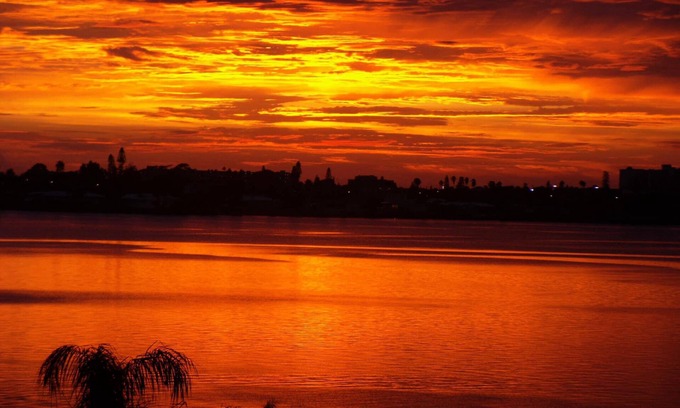 Casa del Mar Condominio | Coastal Getaway Isla Del Sol waterfront villa Sleeps 6