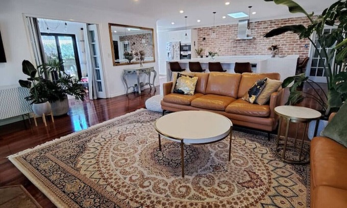 Duncraig Casa | Coastal Getaway – The Duncraig Beach House