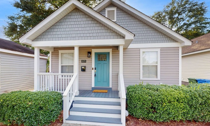 Wilmington Casa | Coastal home with private yard, close to riverfront and local attractions