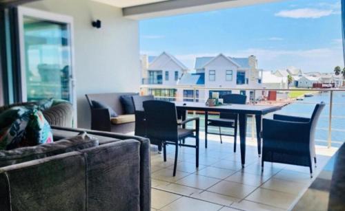 Marina Martinique Apartamento | Coastal Life 21 Kingston Place Marina Martinique