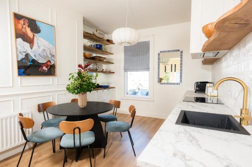Bangor Apartamento | Coastal Location - Sleeps 6 & Pet Friendly