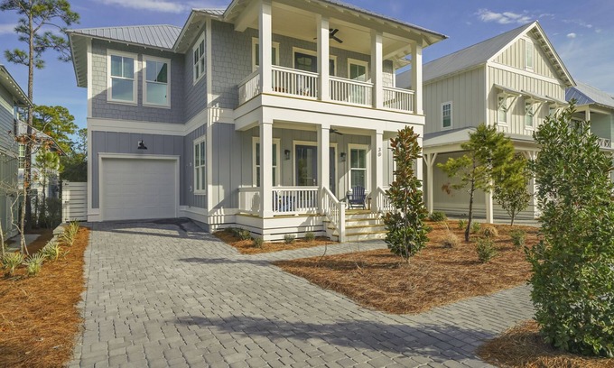 Lakeside at Blue Mountain Beach Casa | Coastal Luxury on 30A: 4br/4ba: golf cart, walk to beach, shopping, & dining!