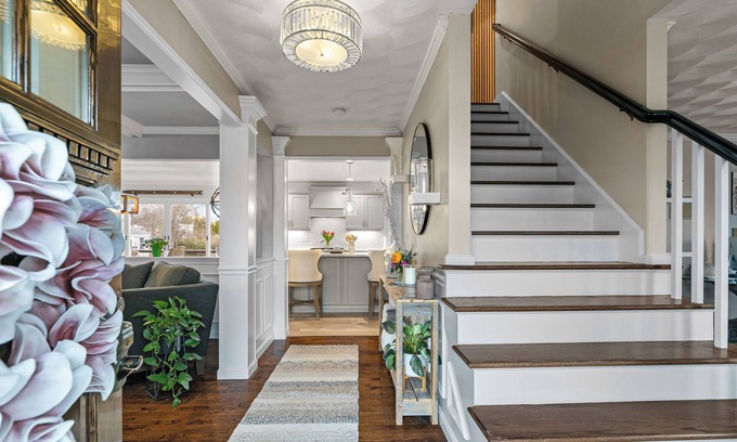 Newport East Casa | Coastal Middletown, RI home. Minutes to Newport. Heated, salt water pool.