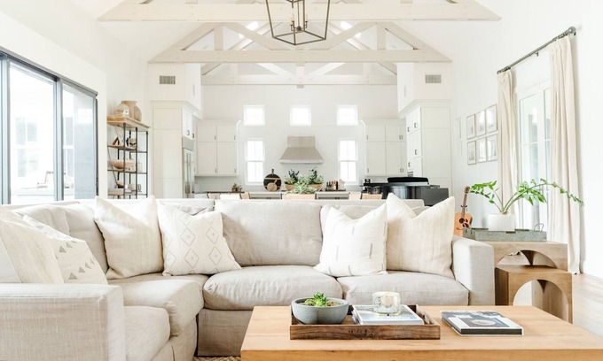Cardiff-by-the-Sea Casa | Coastal modern farmhouse retreat 1.5 miles from the beach