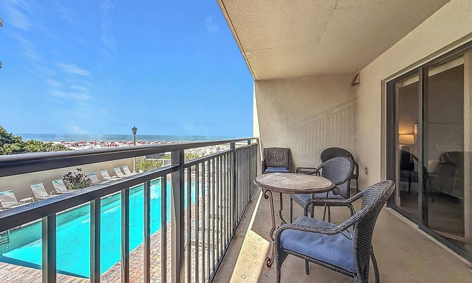 Belle Vista Condominio | Coastal Oasis | Beachfront & Prime Spot