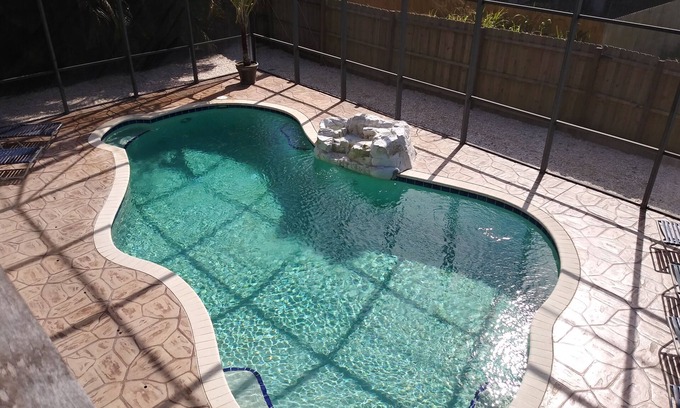 Memphis Casa | Coastal Paradise w/ heated pool, clean and comfy, centrally located