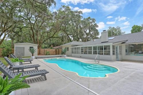 Savannah Casa | Coastal Pool Retreat Near Beach Downtown & Fun