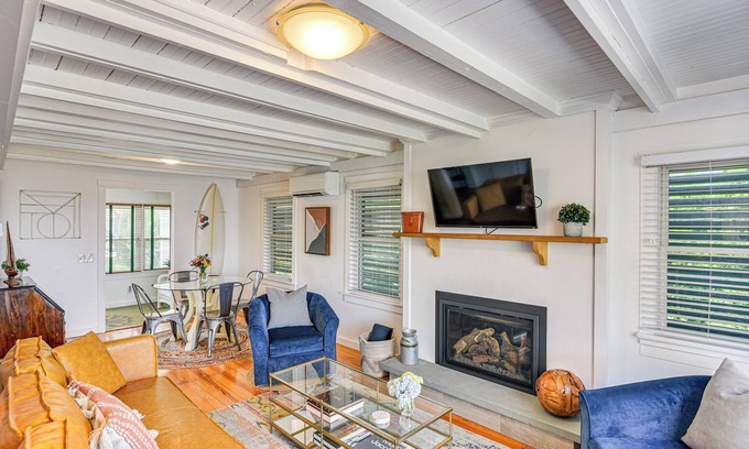 Portsmouth Casa | ¡NUEVO! Excelentemente diseñado Waterfront Portsmouth Home!