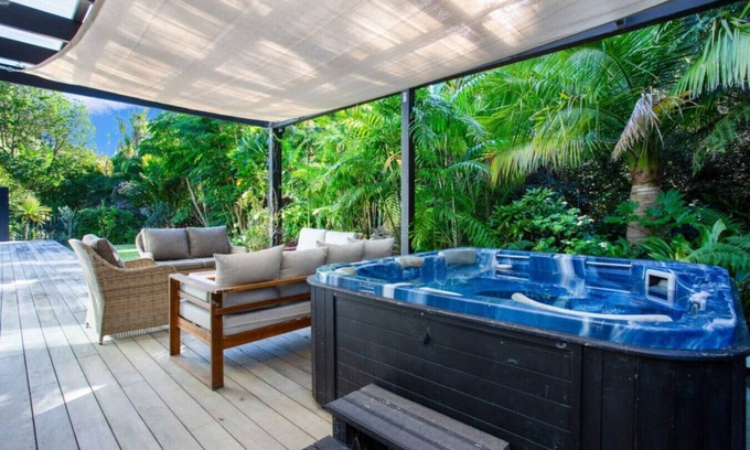 Rothesay Bay Casa | Coastal Retreat w Spa Pool just Steps to the Beach